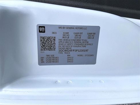 Certified 2023 Chevrolet Express 2500 w/ Driver Convenience Package image 17