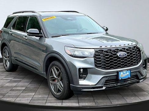 New 2026 Ford Explorer ST-Line w/ ST-Line Street Pack AWD/4WD image 1