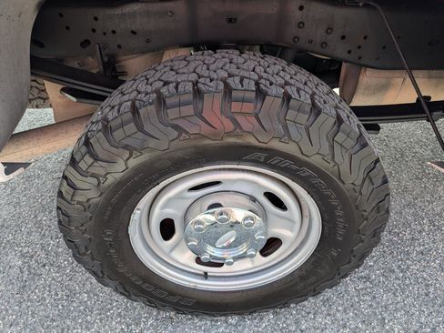 Used 2014 Ford F250 XL w/ Power Equipment Group AWD/4WD image 6