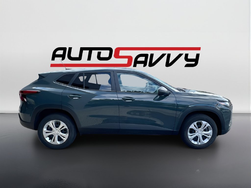 Used 2025 Chevrolet Trax LS FWD image 8
