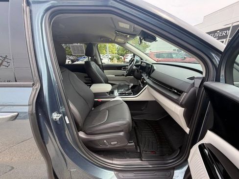 Used 2024 Kia Carnival SX FWD image 12