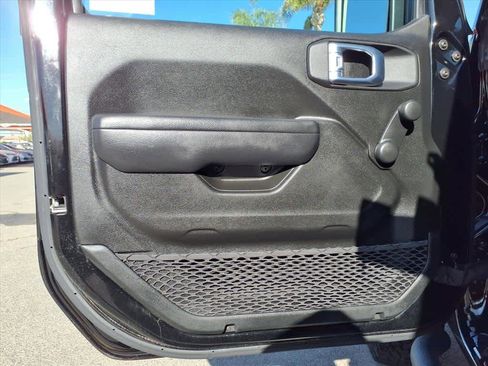 Used 2021 Jeep Wrangler Unlimited Sport image 17