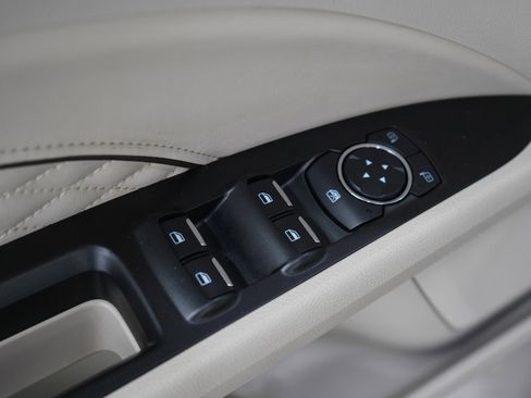 Used 2017 Ford Fusion Platinum image 18