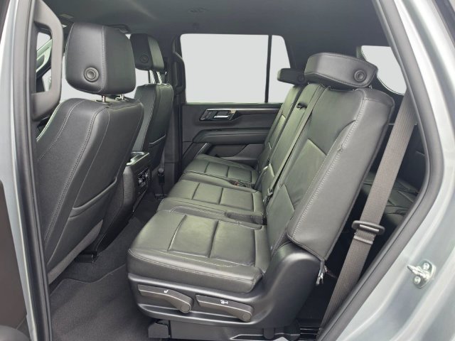 Used 2025 Chevrolet Tahoe LT AWD/4WD image 17