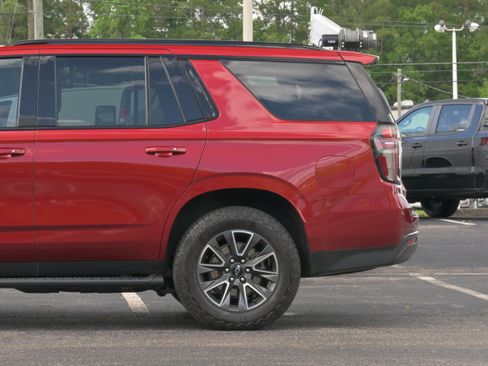 Used 2023 Chevrolet Tahoe Z71 w/ Luxury Package AWD/4WD image 6