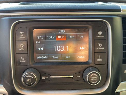 Used 2018 RAM 1500 Classic SLT AWD/4WD image 17