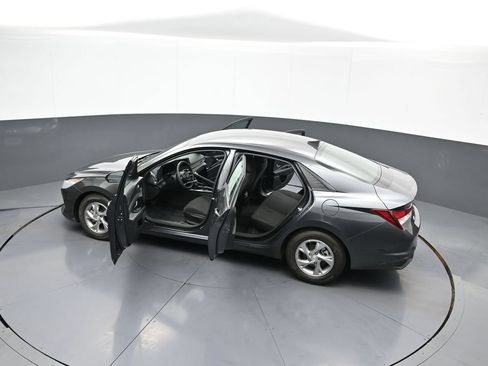 Certified 2021 Hyundai Elantra SE FWD image 43