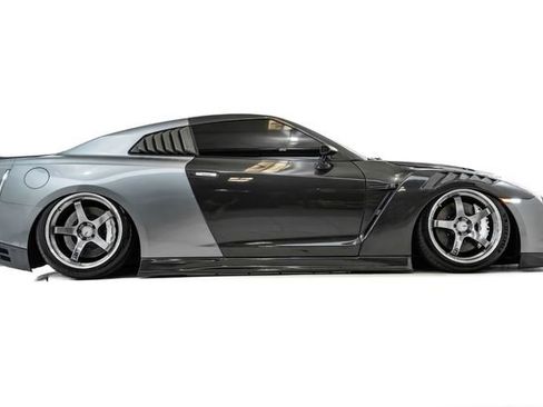 Used 2010 Nissan GT-R Premium image 5