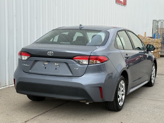 Used 2025 Toyota Corolla LE FWD image 4