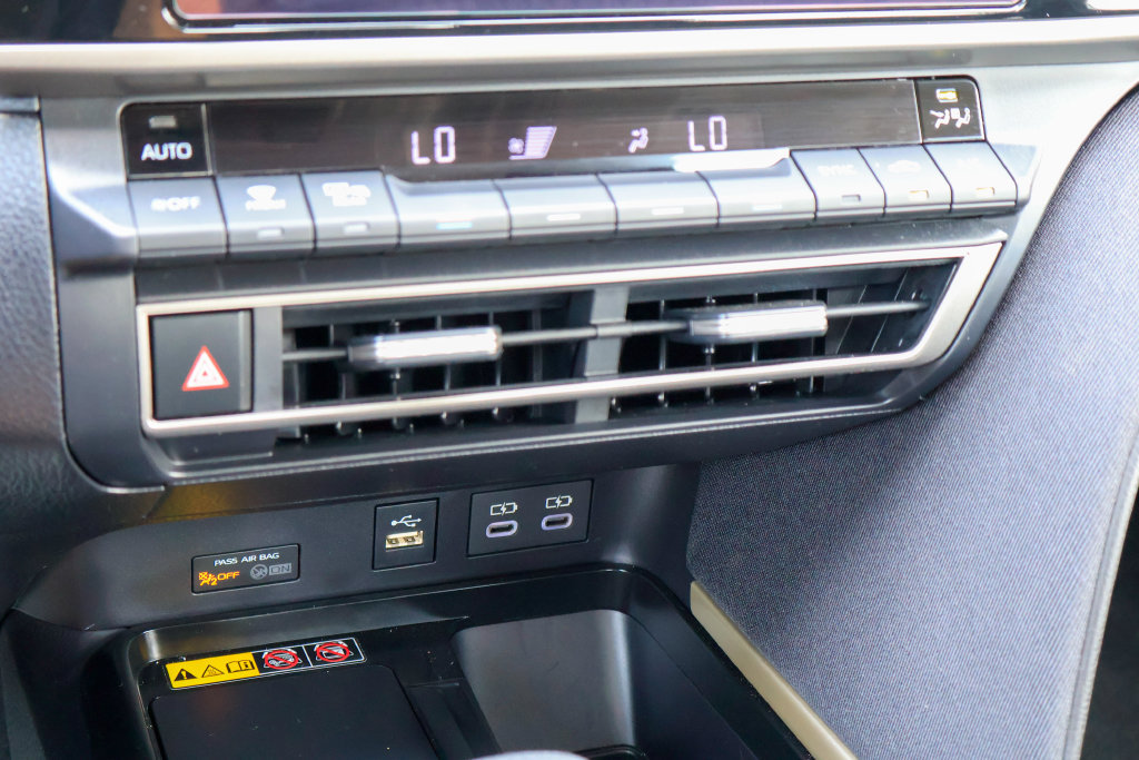 Used 2026 Toyota Camry LE FWD image 16