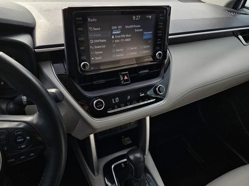 Used 2022 Toyota Corolla Cross LE w/ Moonroof Package image 19