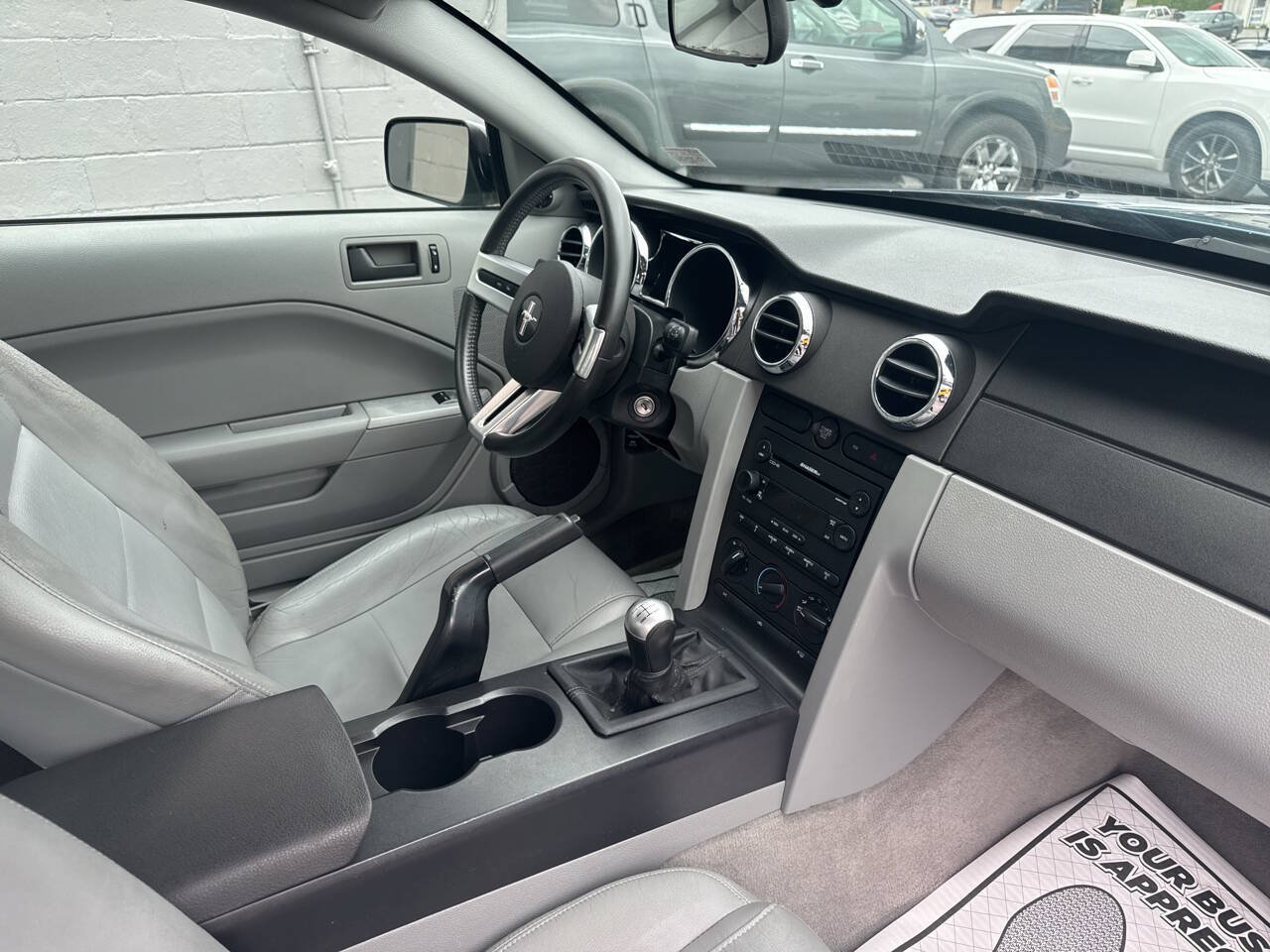 Used 2006 Ford Mustang Coupe RWD image 21
