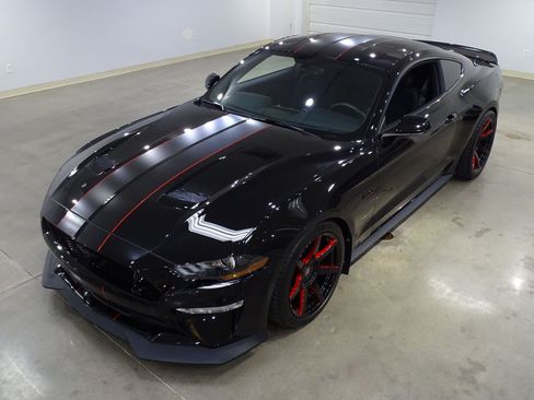 Used 2018 Ford Mustang GT RWD image 2