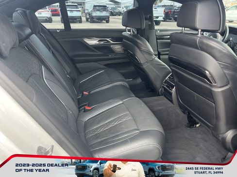 Used 2022 BMW 750i xDrive 750i xDrive w/ Executive Package image 17