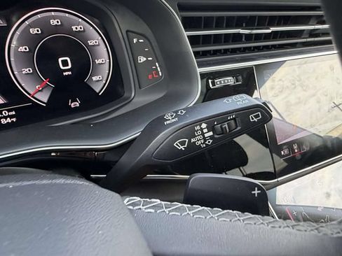 Used 2023 Audi Q8 Premium Plus w/ Premium Plus Package AWD/4WD image 28