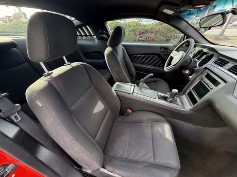 Used 2011 Ford Mustang Coupe w/ 101A Rapid Spec Order Code image 32