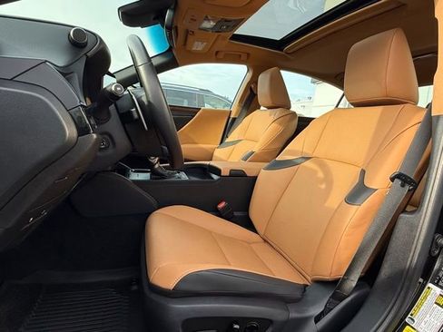 Used 2024 Lexus ES 350 w/ Premium Package image 15