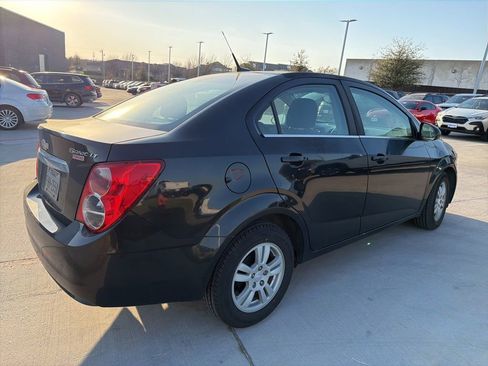 Used 2014 Chevrolet Sonic LT image 3