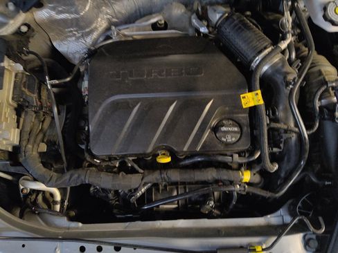 Used 2024 Chevrolet Trax LS w/ LS Convenience Package FWD image 30