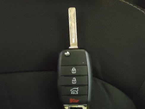 Used 2019 Kia Soul + image 32