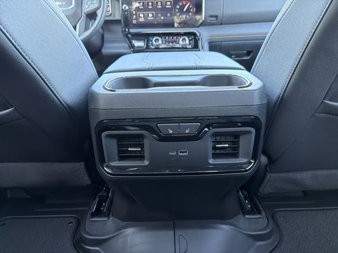 Used 2024 GMC Sierra 1500 AT4 w/ Technology Package AWD/4WD image 29