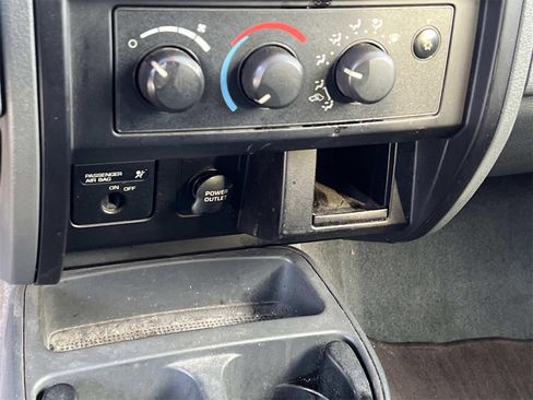 Used 2005 Dodge Dakota ST image 13