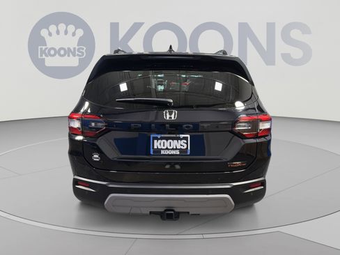 Used 2025 Honda Pilot TrailSport image 5