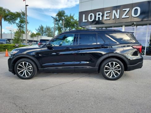 Used 2025 Ford Explorer ST-Line w/ Premium Package RWD image 8