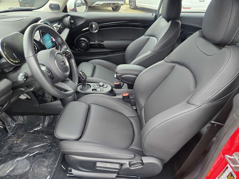 Used 2024 MINI Cooper SE image 13