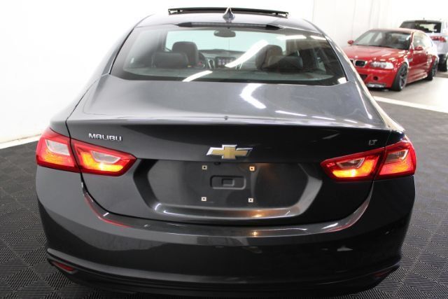 Used 2017 Chevrolet Malibu LT w/ Leather Package FWD image 6
