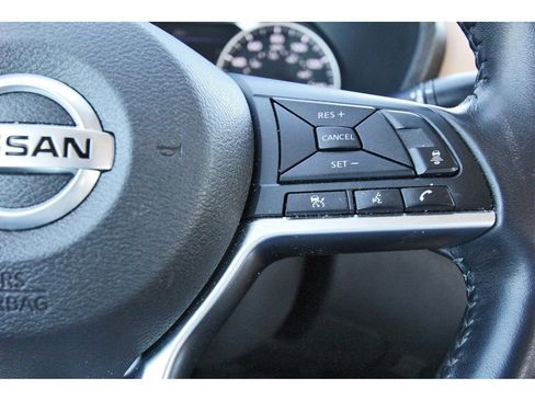 Used 2020 Nissan Sentra SV w/ SV Premium Package image 11