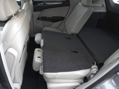 Used 2019 Lincoln MKC Premiere image 28