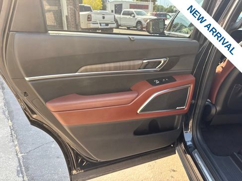 Used 2024 Kia Telluride SX Prestige w/ Towing Package AWD/4WD image 17