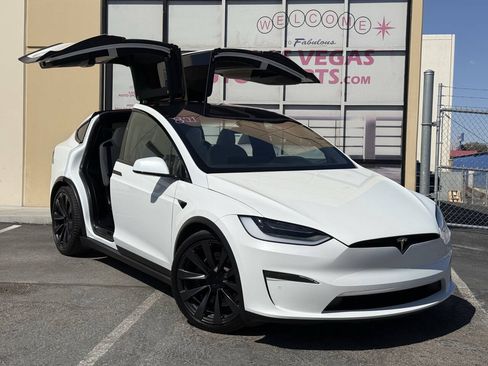 Used 2023 Tesla Model X AWD/4WD image 2