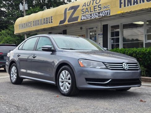 Used 2013 Volkswagen Passat 2.5 S FWD image 1