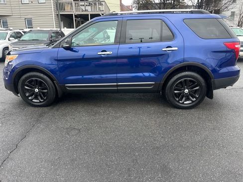 Used 2015 Ford Explorer XLT w/ Equipment Group 201A image 6