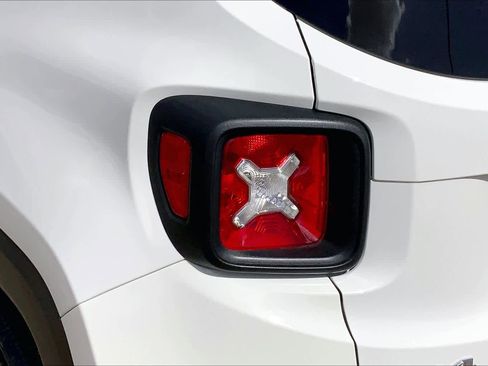 Used 2022 Jeep Renegade Limited image 29