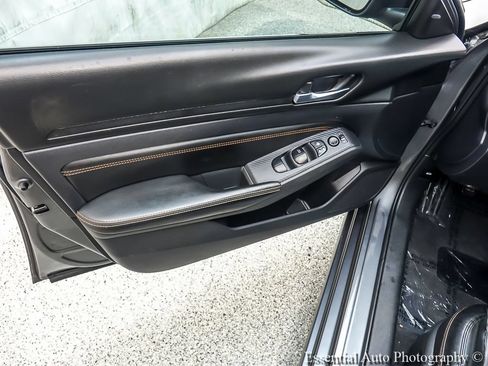 Used 2019 Nissan Altima 2.5 SR FWD image 19