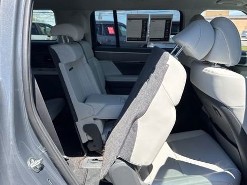 Used 2025 Hyundai Santa Fe SEL AWD/4WD image 24