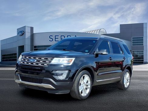 Used 2017 Ford Explorer XLT w/ Equipment Group 202A AWD/4WD image 1