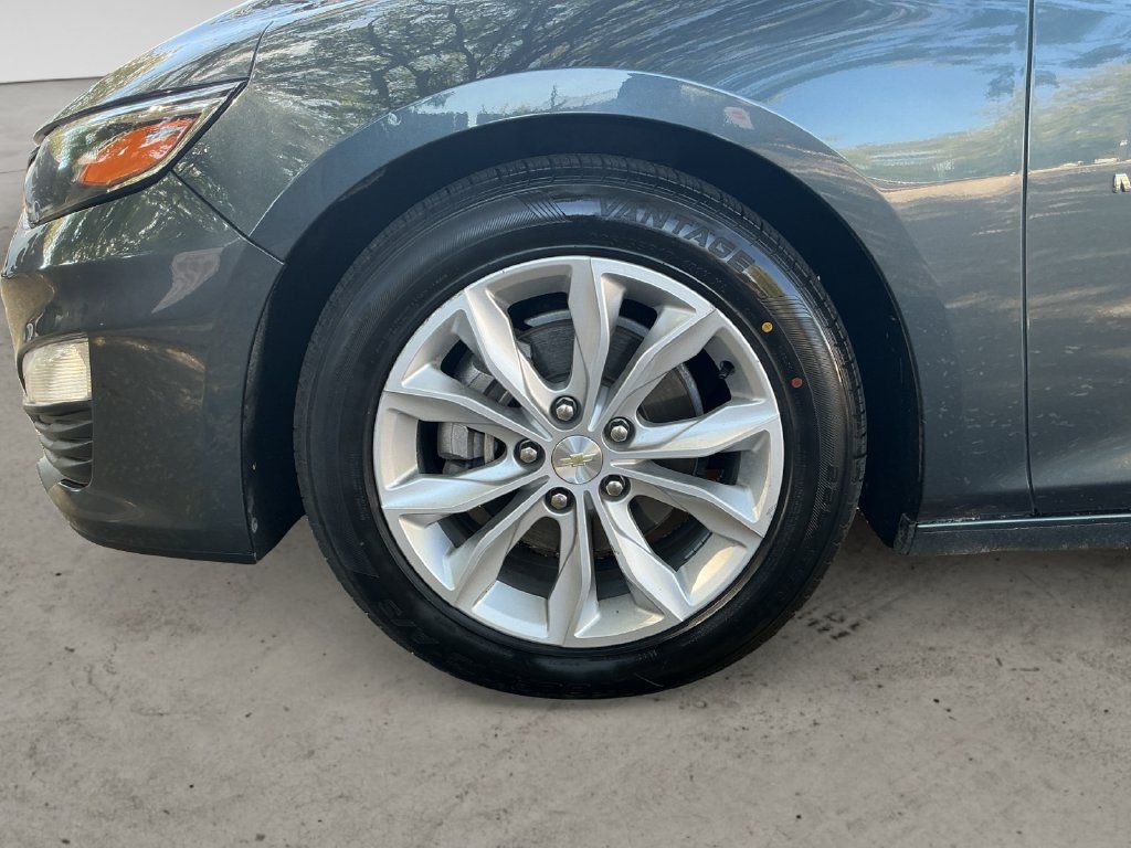 Used 2021 Chevrolet Malibu LT FWD image 13