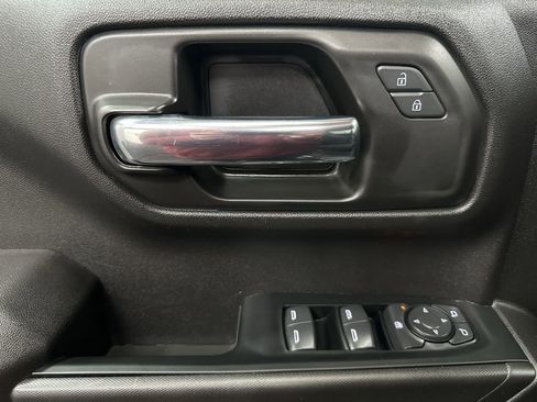 Used 2022 Chevrolet Silverado 1500 Custom Trail Boss AWD/4WD image 17