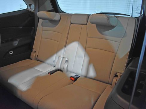 Used 2020 Honda Pilot Touring image 30