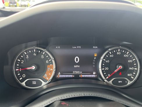 Used 2021 Jeep Renegade Latitude FWD image 10