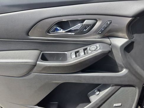 Used 2022 Chevrolet Traverse Premier w/ Redline Edition FWD image 28