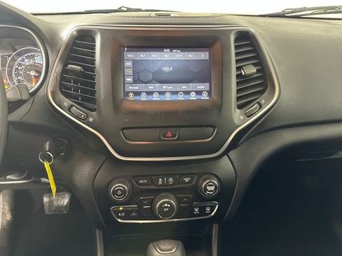 Used 2020 Jeep Cherokee Latitude image 32