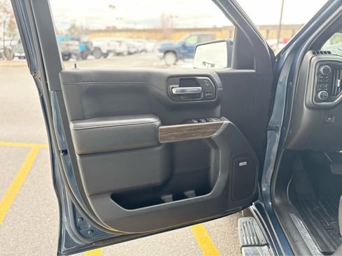 Used 2019 Chevrolet Silverado 1500 High Country w/ Technology Package image 12