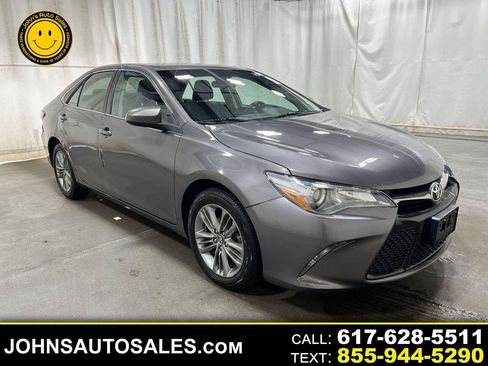 Used 2017 Toyota Camry SE FWD image 1