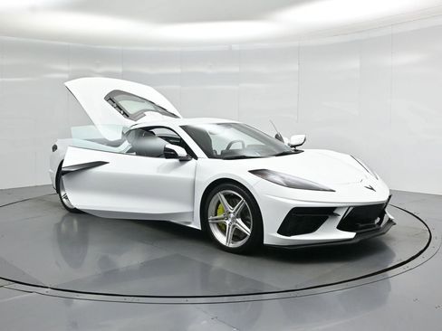 Used 2023 Chevrolet Corvette Stingray Preferred Cpe w/ Z51 Performance Package RWD image 25
