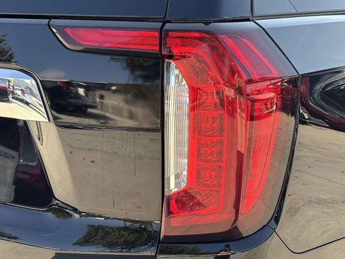 Used 2024 GMC Yukon SLT image 5